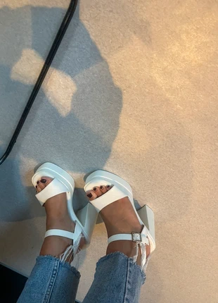 Sandale à talon, brand: sans marque, condizioni: Nuovo senza cartellino, taglia: 38, €20.00, €21.70 include la Protezione acquisti