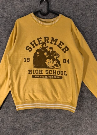 Universal City Studios | Crewneck Sweatshirt | Graphic Shermer High School | Mustard Yellow | Size S, marca: The Breakfast Club, estado: Bom, tamanho: S / 36 / 8, €19.99, €21.69 inclui Proteção do Comprador Pro