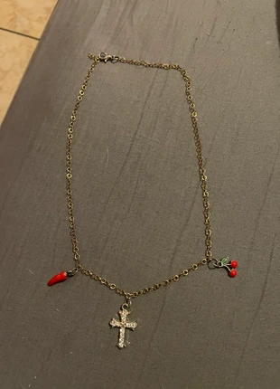 Collier croix diamantée & breloques rouges – Chaîne or acier inoxydable – Bijou neuf, marke: Fait Main, zustand: Neu, 10,00 €, 11,20 € inklusive Vinted-Käuferschutz