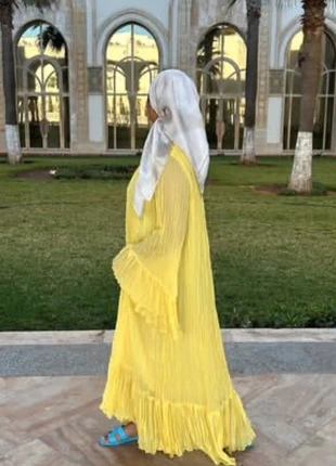 Viral H&M geplisseerde jurk - geel kaftan ramadan, merk: H&M, staat: Nieuw zonder prijskaartje, maat: S / 36 / 8, € 65,00, € 68,95 inclusief Kopersbescherming