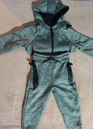Primark – Survêtement à capuche gris – 2 ans – Très bon état – 3, marke: Primark, zustand: Sehr gut, größe: 18–24 Monate / 86, 4,00 €, 4,90 € inklusive Vinted-Käuferschutz