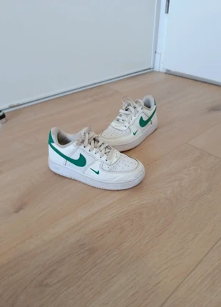 Nike air force one en très bon état T-29.5, marque: Nike, état: Très bon état, taille: 29, 15,00 €, 16,45 € Protection acheteurs incluse