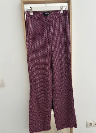Pantalón estampado, brand: Pull & Bear, condizioni: Nuovo senza cartellino, taglia: M / IT 42 / EU 38, €8.00, €9.10 include la Protezione acquisti