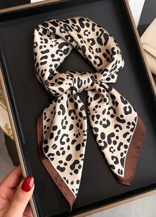 Sjaaltje, merk: Minre, staat: Nieuw zonder prijskaartje, € 12,95, € 14,30 inclusief Kopersbescherming