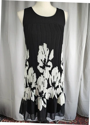 Robe plissée chic taille 38, état: Neuf sans étiquette, taille: M / 38 / 10, 6,00 €, 7,00 € Protection acheteurs (Pro) incluse