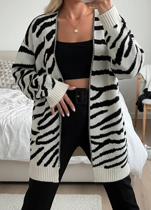 Gilet Long Zèbre Noir et Blanc - Oversize / Taille Unique - Neuf, marke: Zebra, zustand: Neu, größe: Einheitsgröße, 14,00 €, 15,40 € inklusive Vinted-Käuferschutz