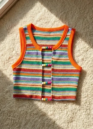 Gilet crop coloré rayé avec perles – Style vintage Y2K – Taille S/M, marque: Petit, état: Très bon état, taille: S / 36 / 8, 24,99 €, 26,94 € Protection acheteurs incluse