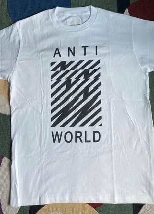 Number (n)ine anti world t shirt archive y2k opium, brand: Number (N)ine, condizioni: Ottime, taglia: M, €74.99, €79.44 include la Protezione acquisti