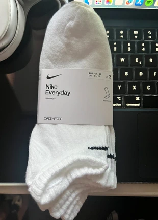 Nike „no show“ dri-fit socks, brand: Nike, condizioni: Nuovo con cartellino, taglia: M | 43–46, €10.00, €11.20 include la Protezione acquisti