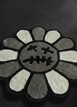 Tapis fleur cartoon gris/noir - 50x50 cm, marque: y2k, état: Très bon état, 48,00 €, 51,10 € Protection acheteurs incluse