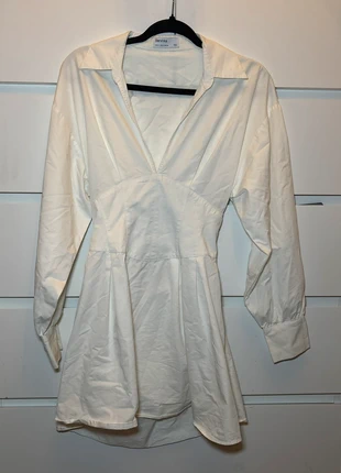 Robe chemise Bershka, marque: Bershka, état: Très bon état, taille: M / 38 / 10, 7,00 €, 8,05 € Protection acheteurs incluse