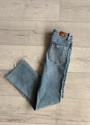 Jean bleu Zara en très bon état taille 32, brand: Zara, condition: New without tags, size: XXS / 32 / 4, €17.90, €19.50 includes Buyer Protection