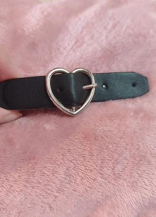 Pinza cabello cuero corazón metal, marca: Local, estado: Muy bueno, 1,00 €, 1,75 € Protección al comprador incluida