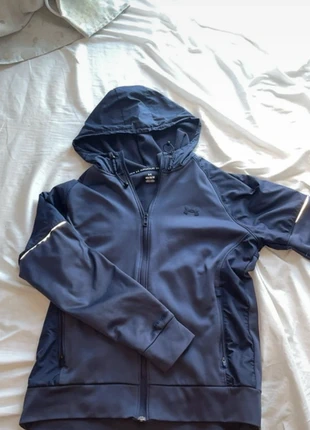 Veste under armour running hybrid storm, marque: Under Armour, état: Très bon état, taille: M, 30,00 €, 32,20 € Protection acheteurs incluse