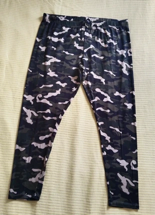Leggins camuflaje de Primark, marque: Primark, état: Neuf avec étiquette, taille: XL / 42 / 14, 5,00 €, 5,95 € Protection acheteurs incluse
