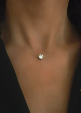 Collier argenté pendentif zircon carré scintillant – 40-45 cm, marque: Bijouterie Paribell, état: Très bon état, 13,50 €, 14,88 € Protection acheteurs (Pro) incluse