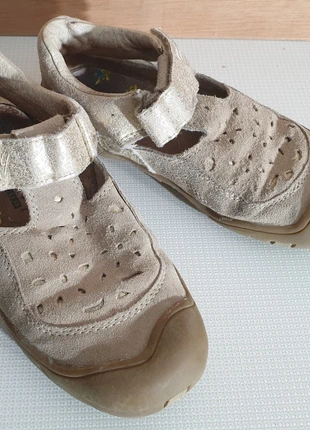 Beige halfopen schoenen van Trendy Club, merk: Trendy, staat: Goed, maat: 32, € 1,00, € 1,75 inclusief Kopersbescherming