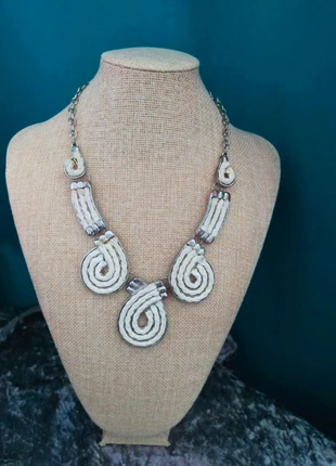 Collier ethnique artisanal en corde tressée & métal argenté – Vintage, brand: realisation artisanale, condition: Satisfactory, €9.20, €10.36 includes Buyer Protection Pro