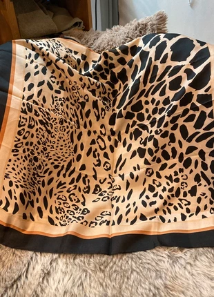 Carré foulard léopard – motif tendance & chic, brand: Vintage Chic, condition: New without tags, €16.00, €17.50 includes Buyer Protection
