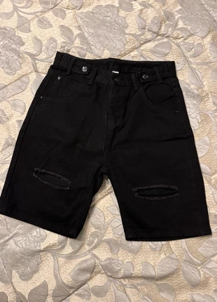 Shorts neri da donna con strappi, zustand: Sehr gut, größe: M / 38 / 10, 4,50 €, 5,43 € inklusive Vinted-Käuferschutz