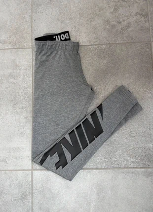 Legging de sport femme Nike – gris chiné – taille XS – super état, brand: Nike, condizioni: Ottime, taglia: XS / IT 38 / EU 34, €20.00, €21.70 include la Protezione acquisti