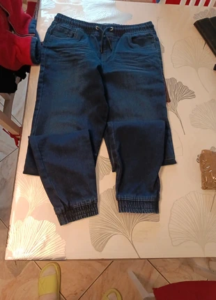 Jeans slim, merk: C&A, staat: Nieuw zonder prijskaartje, maat: 12 jaar / 152 cm, € 4,00, € 4,90 inclusief Kopersbescherming