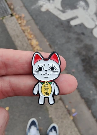 Pin's dandadan, brand: dandadan, condizioni: Ottime, €2.99, €3.84 include la Protezione acquisti Pro