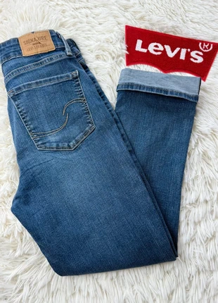 Jean Lévi’s Mid Rise Capri W26 FR36. L1241, merk: Levi's, staat: Heel goed, maat: S / 36 / 8, € 18,00, € 19,60 inclusief Kopersbescherming Pro