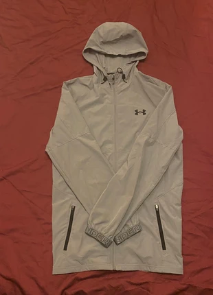 Veste Under Armour Gris - M, marque: Under Armour, état: Très bon état, taille: M, 40,00 €, 42,70 € Protection acheteurs incluse