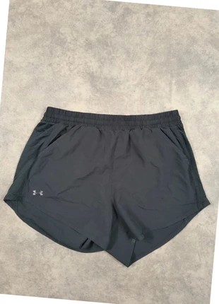 Short de sport under armour femme taille XS noir en polyester avec des poches, marque: Under Armour, état: Très bon état, taille: XS / 34 / 6, 7,90 €, 9,00 € Protection acheteurs incluse
