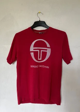 T-shirt Sergio Tacchini rouge M – logo classique blanc, coupe regular, marque: Sergio Tacchini, état: Très bon état, taille: M, 10,00 €, 11,20 € Protection acheteurs incluse