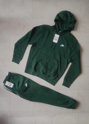 Ensemble Nike Club Fleece Vert Foncé taille S, merk: Nike, staat: Nieuw met prijskaartje, maat: S, € 100,00, € 105,70 inclusief Kopersbescherming