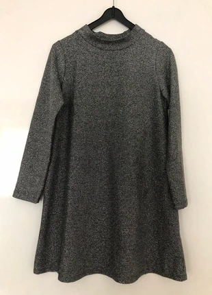 Glitterdress #new, merk: Outfit, staat: Nieuw zonder prijskaartje, maat: 10 jaar / 140 cm, € 20,00, € 21,70 inclusief Kopersbescherming