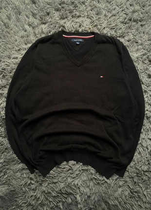 Tommy Hilfiger black V-neck sweater nieuwe staat, merk: Tommy Hilfiger, staat: Heel goed, maat: XL, € 24,95, € 26,90 inclusief Kopersbescherming