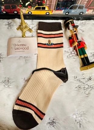 🧦 Vivienne Westwood – Chaussettes coton 100% crème & marron rayées, marque: Vivienne Westwood, état: Très bon état, taille: Taille unique, 12,00 €, 13,30 € Protection acheteurs (Pro) incluse