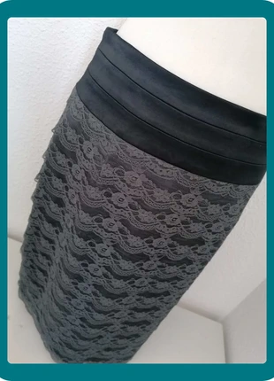 Jupe neuve h&m neuf avec étiquette gris taille 42 =6€, marque: H&M, état: Neuf avec étiquette, taille: XL / 42 / 14, 6,00 €, 7,00 € Protection acheteurs (Pro) incluse