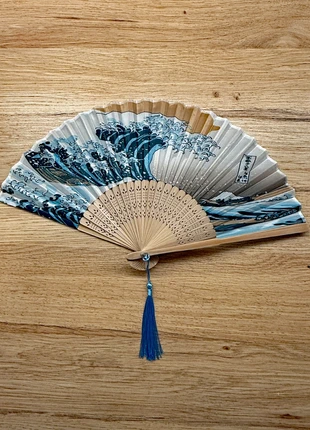 Véritable éventail japonais "La Grande Vague de Kanagawa de Hokusai", zustand: Neu, mit Etikett, 7,90 €, 9,00 € beinhaltet Vinted-Käuferschutz Pro