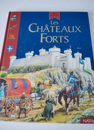 Les châteaux forts tout un monde Nathan, condition: Very good, €3.00, €3.85 includes Buyer Protection