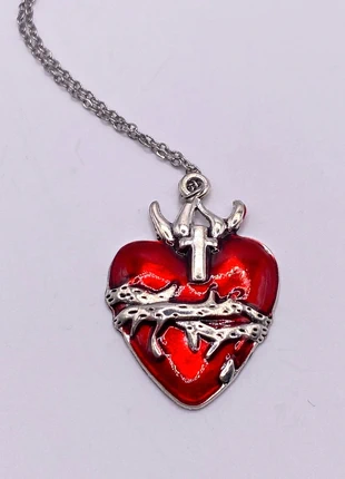 Bellissima collana in acciaio con ciondolo cuore tra filo spinato, brand: nessuno, condizioni: Nuovo senza cartellino, €3.50, €4.38 include la Protezione acquisti