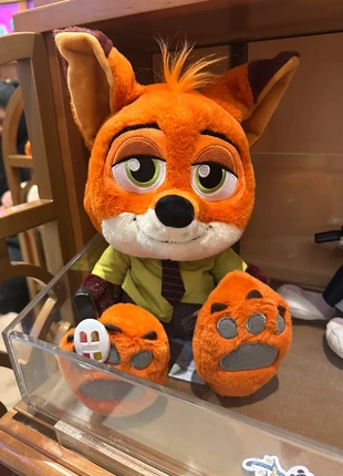 Peluche Nick Zootopie 2 Nouveauté Disneyland Paris, marque: Disneyland Paris, état: Neuf avec étiquette, taille: Taille unique, 32,50 €, 34,83 € Protection acheteurs incluse