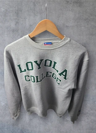 Sweat Champion Loyola College gris vintage fit large
Logo brodé, marque: Champion, état: Très bon état, taille: S, 14,90 €, 16,35 € Protection acheteurs (Pro) incluse