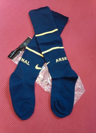 Chaussettes de foot Arsenal, Nike Authentique Officiel taille 30/35, Neuf, marque: Nike, état: Neuf avec étiquette, taille: 11 ans / 146 cm, 10,00 €, 11,20 € Protection acheteurs incluse