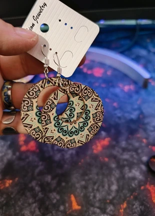 Orecchini leggeri in legno fantasia geometrica turchese, marca: Fashion Jewelry, estado: Muito bom, €3.50, €4.38 inclui Proteção do Comprador