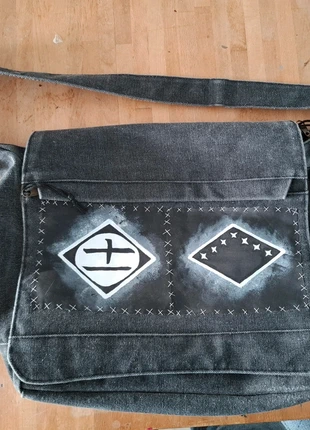 Bleach Punk alt bag, merk: Selfmade, staat: Heel goed, € 15,00, € 16,45 inclusief Kopersbescherming
