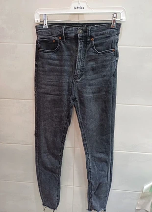 Vaquero de stradivarius, marca: Stradivarius, estado: Muy bueno, tamaño: M / 38 / 10, 4,00 €, 4,90 € Protección al comprador incluida