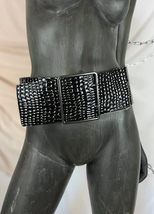 Ceinture épaisse noire effet crocodile, marque: Vintage, état: Très bon état, taille: 85 cm, 12,00 €, 13,30 € Protection acheteurs incluse