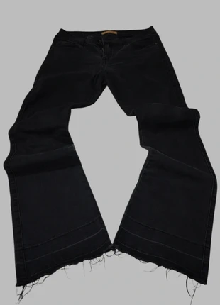 Jeans flared Japan style faded low waist flared bootcut, merk: Japan Style, staat: Heel goed, maat: L / 40 / 12, € 40,00, € 42,70 inclusief Kopersbescherming