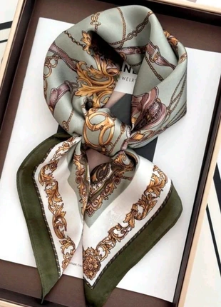 Accessoires foulard satiné 🎁, estado: Novo sem etiquetas, €4.50, €5.43 inclui Proteção do Comprador Pro