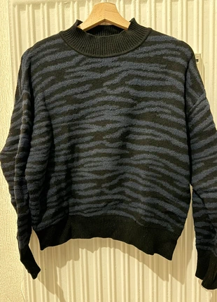 Pull leopard bleu, marque: Pull & Bear, état: Très bon état, taille: M / 38 / 10, 3,50 €, 4,38 € Protection acheteurs incluse