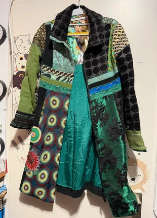 Boho Patchwork Coat – Multicolor – Size 42, marca: Desigual, estado: Muito bom, tamanho: XL / 42 / 14, €25.00, €26.95 inclui Proteção do Comprador
